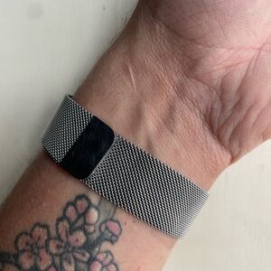 S/M/L 40/42mm Metallic Mesh Apple Watch Band - Silver